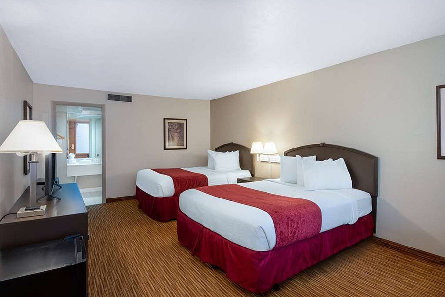 ramada-getaway-kissimmee_900x600_03
